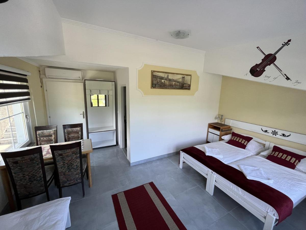 Rooms And Apartments Neron Bihac Lohovo Экстерьер фото