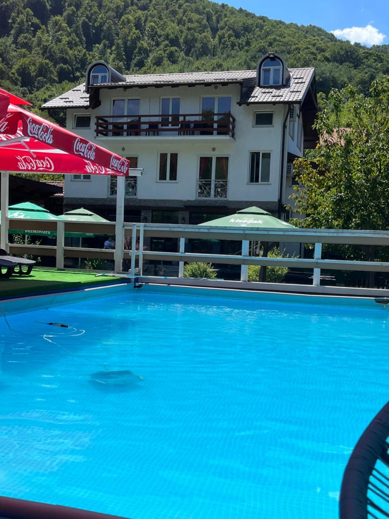 Rooms And Apartments Neron Bihac Lohovo Экстерьер фото
